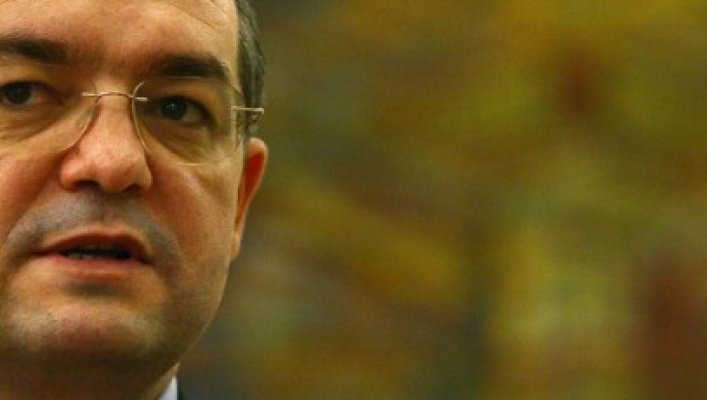 Boc: Guvernul Ponta ne-a impus şi ne-a băgat pe gât majorarea taxelor şi impozitelor locale